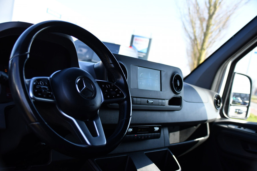 Mercedes-Benz Sprinter 319 V6 3.0 CDI L2H2 PB Edition Camera, Cruise, Carplay, 3500kg Trekhaak, 10,5'' Mbux, LED, Stoelverwarming, Automaat Uniek!