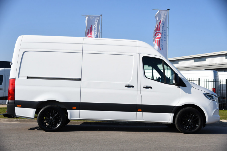 Mercedes-Benz Sprinter 319 V6 3.0 CDI L2H2 PB Edition Camera, Cruise, Carplay, 3500kg Trekhaak, 10,5'' Mbux, LED, Stoelverwarming, Automaat Uniek!