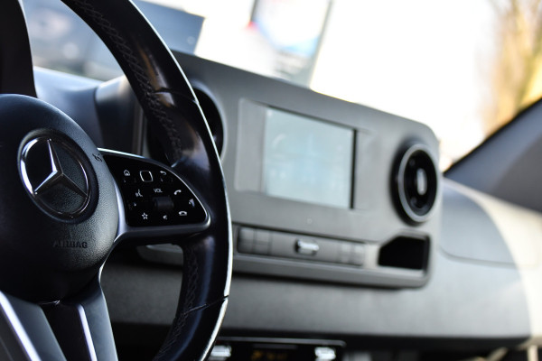 Mercedes-Benz Sprinter 319 V6 3.0 CDI L2H2 PB Edition Camera, Cruise, Carplay, 3500kg Trekhaak, 10,5'' Mbux, LED, Stoelverwarming, Automaat Uniek!