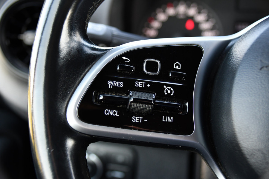 Mercedes-Benz Sprinter 319 V6 3.0 CDI L2H2 PB Edition Camera, Cruise, Carplay, 3500kg Trekhaak, 10,5'' Mbux, LED, Stoelverwarming, Automaat Uniek!