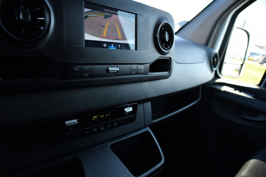 Mercedes-Benz Sprinter 319 V6 3.0 CDI L2H2 PB Edition Camera, Cruise, Carplay, 3500kg Trekhaak, 10,5'' Mbux, LED, Stoelverwarming, Automaat Uniek!