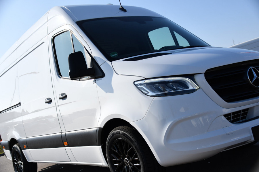 Mercedes-Benz Sprinter 319 V6 3.0 CDI L2H2 PB Edition Camera, Cruise, Carplay, 3500kg Trekhaak, 10,5'' Mbux, LED, Stoelverwarming, Automaat Uniek!