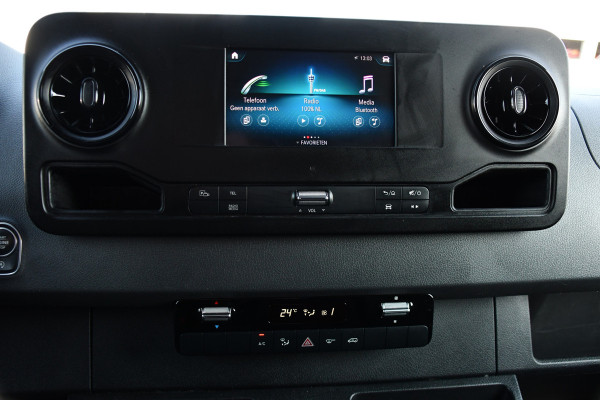 Mercedes-Benz Sprinter 319 V6 3.0 CDI L2H2 PB Edition Camera, Cruise, Carplay, 3500kg Trekhaak, 10,5'' Mbux, LED, Stoelverwarming, Automaat Uniek!