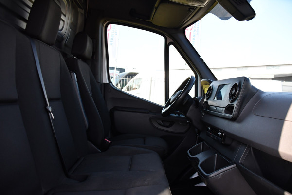 Mercedes-Benz Sprinter 319 V6 3.0 CDI L2H2 PB Edition Camera, Cruise, Carplay, 3500kg Trekhaak, 10,5'' Mbux, LED, Stoelverwarming, Automaat Uniek!