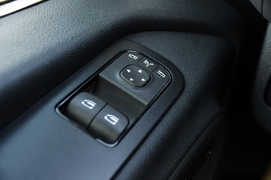 Mercedes-Benz Sprinter 319 V6 3.0 CDI L2H2 PB Edition Camera, Cruise, Carplay, 3500kg Trekhaak, 10,5'' Mbux, LED, Stoelverwarming, Automaat Uniek!