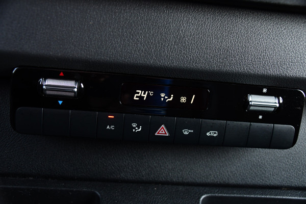 Mercedes-Benz Sprinter 319 V6 3.0 CDI L2H2 PB Edition Camera, Cruise, Carplay, 3500kg Trekhaak, 10,5'' Mbux, LED, Stoelverwarming, Automaat Uniek!
