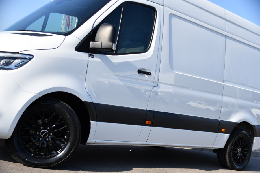 Mercedes-Benz Sprinter 319 V6 3.0 CDI L2H2 PB Edition Camera, Cruise, Carplay, 3500kg Trekhaak, 10,5'' Mbux, LED, Stoelverwarming, Automaat Uniek!