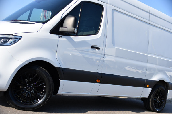 Mercedes-Benz Sprinter 319 V6 3.0 CDI L2H2 PB Edition Camera, Cruise, Carplay, 3500kg Trekhaak, 10,5'' Mbux, LED, Stoelverwarming, Automaat Uniek!