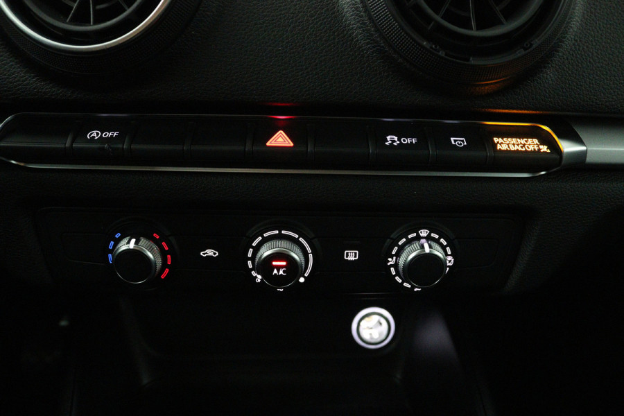 Audi A3 Sportback 30 TFSI Pro Line (PARKEERSENSOREN, CRUISE CONTROL, NAVIGATIE)