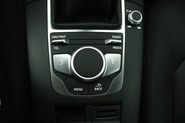 Audi A3 Sportback 30 TFSI Pro Line (PARKEERSENSOREN, CRUISE CONTROL, NAVIGATIE)
