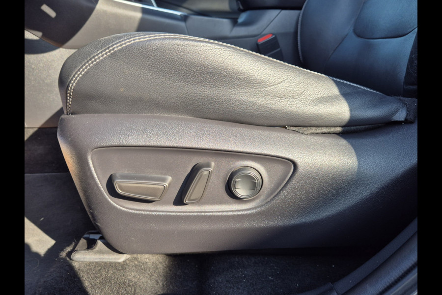 Toyota RAV4 2.5 Hybrid Executive Leder Camera Pano Stoelverwarming