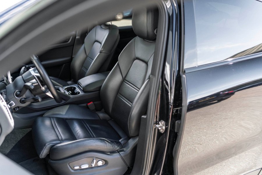 Porsche Cayenne Coupé 3.0 PANO LED LEDER