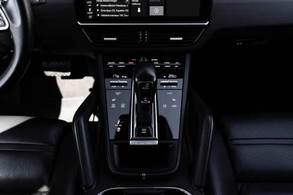 Porsche Cayenne Coupé 3.0 PANO LED LEDER