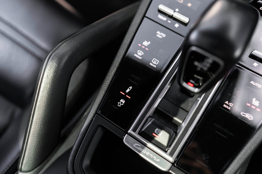 Porsche Cayenne Coupé 3.0 PANO LED LEDER