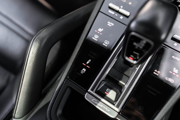 Porsche Cayenne Coupé 3.0 PANO LED LEDER