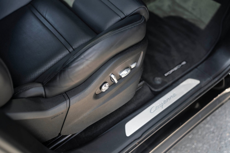 Porsche Cayenne Coupé 3.0 PANO LED LEDER