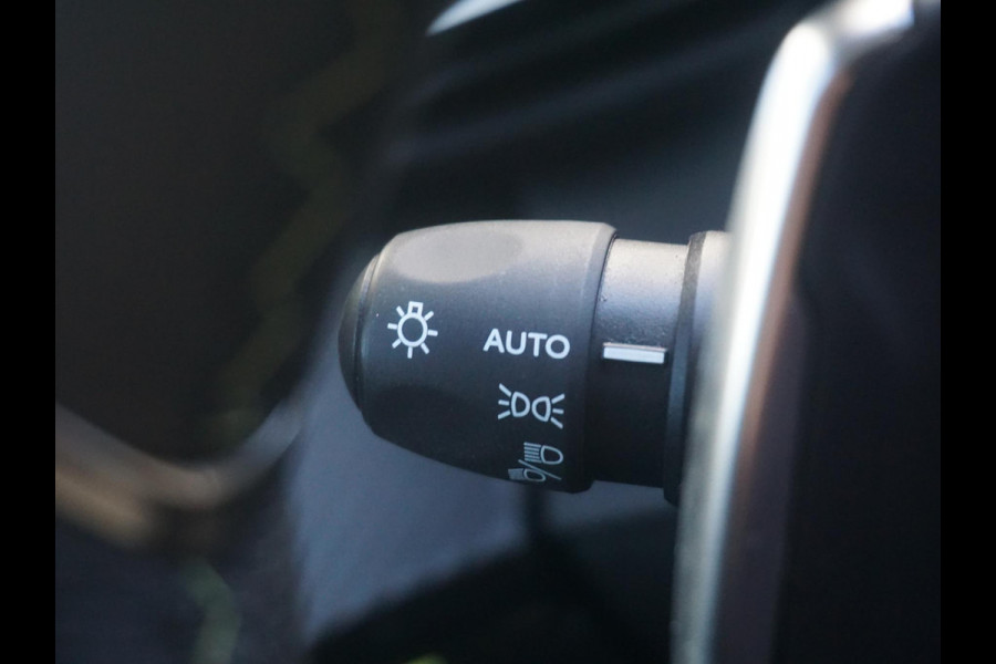 Peugeot 2008 1.2 Hybrid 136 GT 360 Camera