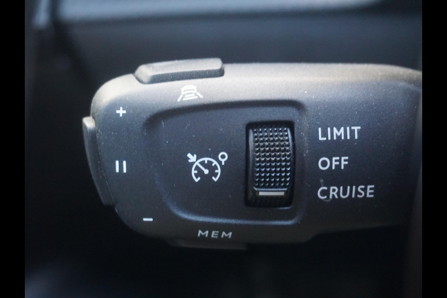 Peugeot 2008 1.2 Hybrid 136 GT 360 Camera