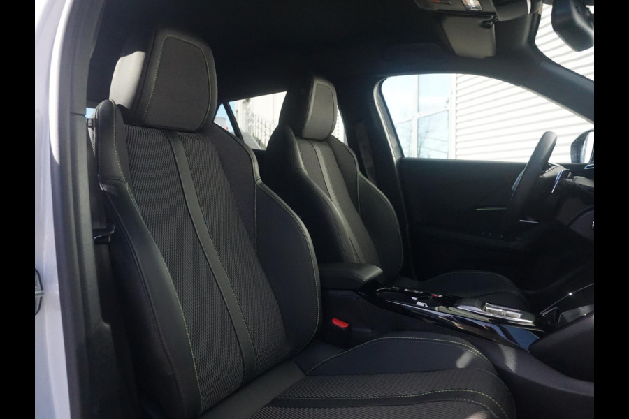 Peugeot 2008 1.2 Hybrid 136 GT 360 Camera