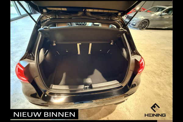 Mercedes-Benz A-Klasse 200 d Business Line Handgeschakeld. Les auto!!! BTW. 60000 km. Camera. Apple-carplay. Navi.
