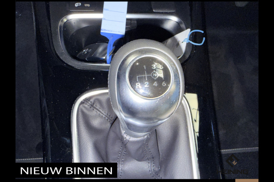 Mercedes-Benz A-Klasse 200 d Business Line Handgeschakeld. Les auto!!! BTW. 60000 km. Camera. Apple-carplay. Navi.