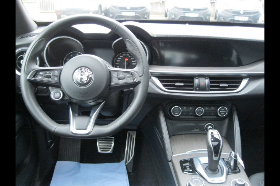 Alfa Romeo Stelvio 2.0T Q4 Ti (206kW/280pk) ** Bi-XENON/LED, LEDER, PANORAMA, ACC, 19-inch LMV, MEM ** 1e EIG - 24.967 km - UNFALLFREI ** ** INFORMEER OOK NAAR ONZE AANTREKKELIJKE FINANCIAL-LEASE TARIEVEN **