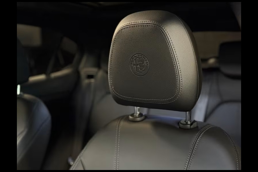 Alfa Romeo Stelvio 2.0T Q4 Ti (206kW/280pk) ** Bi-XENON/LED, LEDER, PANORAMA, ACC, 19-inch LMV, MEM ** 1e EIG - 24.967 km - UNFALLFREI ** ** INFORMEER OOK NAAR ONZE AANTREKKELIJKE FINANCIAL-LEASE TARIEVEN **