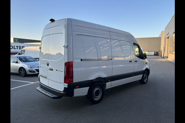 Mercedes-Benz Sprinter 317 CDI L2 H2 Pro LED / MBUX / Navigatie / Camera / Parkeersensoren / Cruise control / Airco / 270 Graden achterdeuren