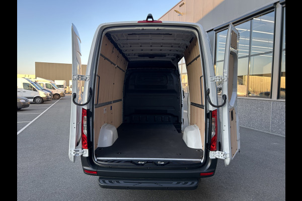 Mercedes-Benz Sprinter 317 CDI L2 H2 Pro LED / MBUX / Navigatie / Camera / Parkeersensoren / Cruise control / Airco / 270 Graden achterdeuren