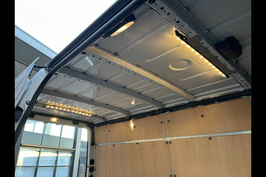 Mercedes-Benz Sprinter 317 CDI L2 H2 Pro LED / MBUX / Navigatie / Camera / Parkeersensoren / Cruise control / Airco / 270 Graden achterdeuren