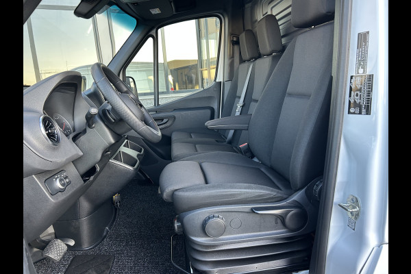 Mercedes-Benz Sprinter 317 CDI L2 H2 Pro LED / MBUX / Navigatie / Camera / Parkeersensoren / Cruise control / Airco / 270 Graden achterdeuren