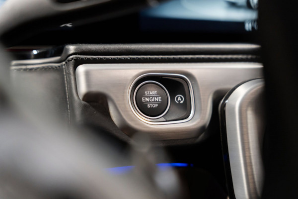 Mercedes-Benz G-Klasse 63 G63 Olive Green BTW Panodak BURMESTER STOELKOELING