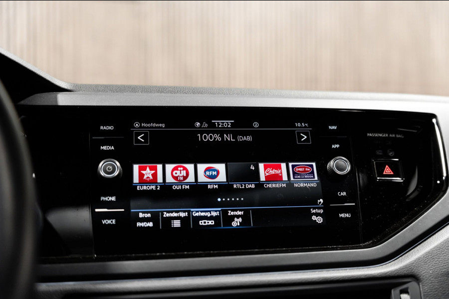 Volkswagen Taigo 1.0 TSI R-Line DSG IQ PANO CAMERA