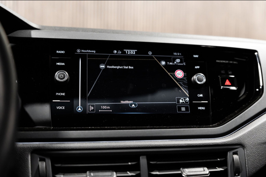 Volkswagen Taigo 1.0 TSI R-Line DSG IQ PANO CAMERA