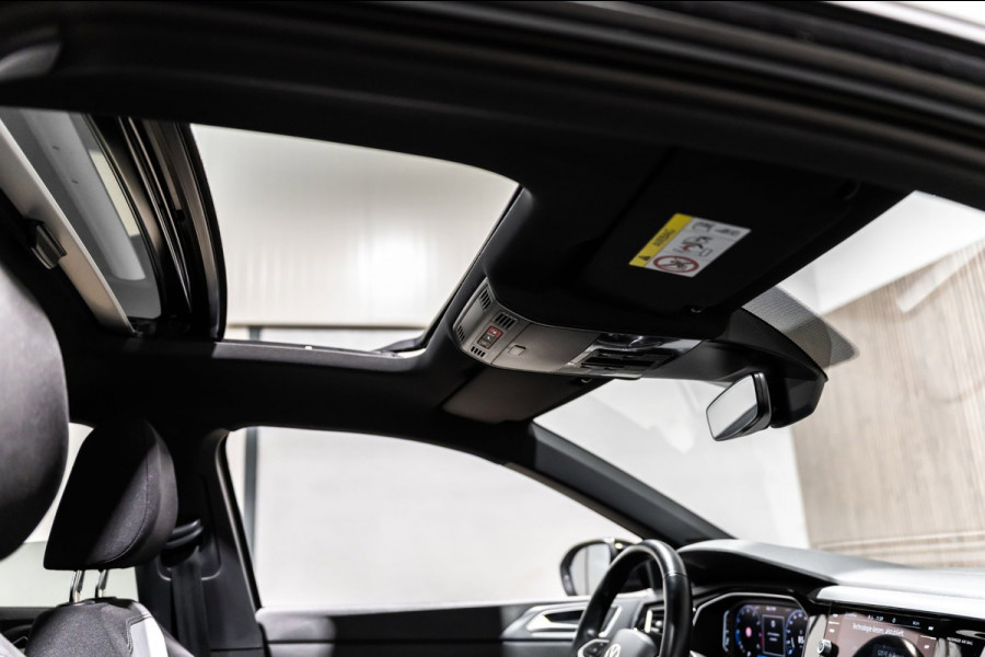 Volkswagen Taigo 1.0 TSI R-Line DSG IQ PANO CAMERA