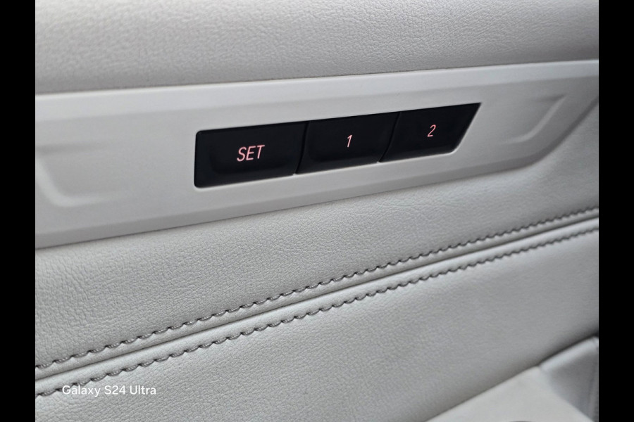 BMW 5 Serie Touring 520i Business Edition Plus / NAP / Aut / Camera / Memory / Leder / Navi / Led / Pdc / Allu Velgen