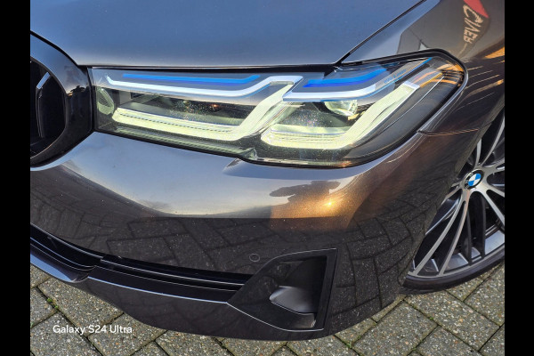BMW 5 Serie Touring 520i Business Edition Plus / NAP / Aut / Camera / Memory / Leder / Navi / Led / Pdc / Allu Velgen