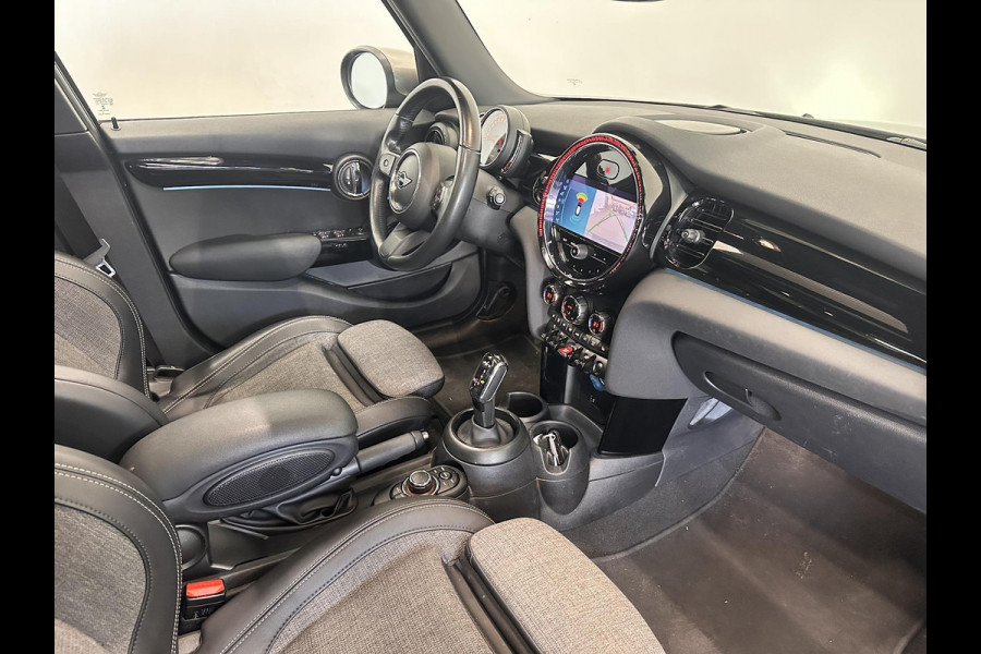 MINI Mini 1.5 Cooper Yours 5-DRS DCT-7 Aut. 136pk Panoramadak Sportstoelen Navi Carplay PDC Achter+Camera Full LED Armsteun Cruise Control Stoelverwarming