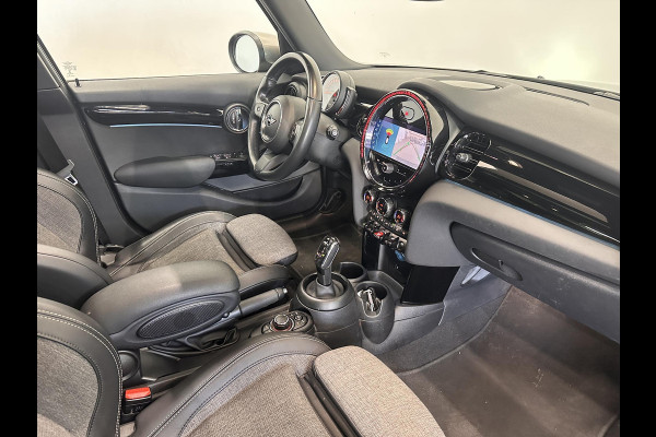 MINI Mini 1.5 Cooper Yours 5-DRS DCT-7 Aut. 136pk Panoramadak Sportstoelen Navi Carplay PDC Achter+Camera Full LED Armsteun Cruise Control Stoelverwarming