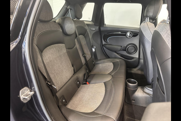 MINI Mini 1.5 Cooper Yours 5-DRS DCT-7 Aut. 136pk Panoramadak Sportstoelen Navi Carplay PDC Achter+Camera Full LED Armsteun Cruise Control Stoelverwarming