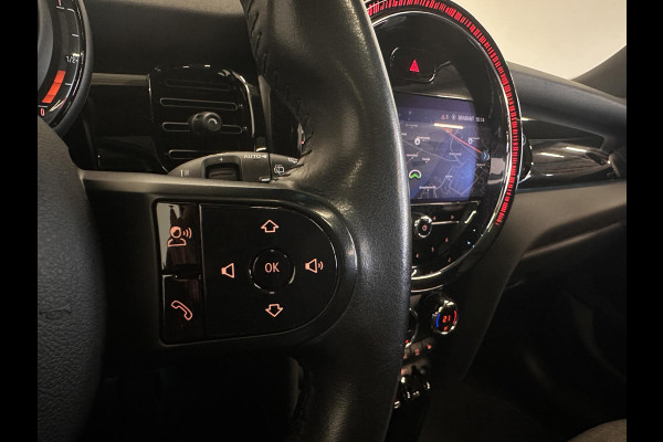 MINI Mini 1.5 Cooper Yours 5-DRS DCT-7 Aut. 136pk Panoramadak Sportstoelen Navi Carplay PDC Achter+Camera Full LED Armsteun Cruise Control Stoelverwarming