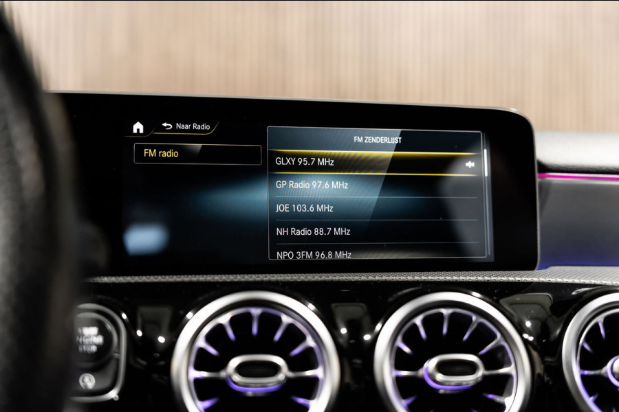 Mercedes-Benz A-Klasse 220 Limo PANO LED SFEERVERLICHTING