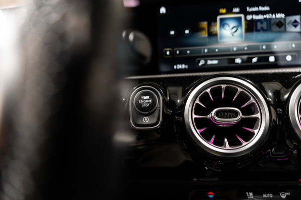 Mercedes-Benz A-Klasse 220 Limo PANO LED SFEERVERLICHTING