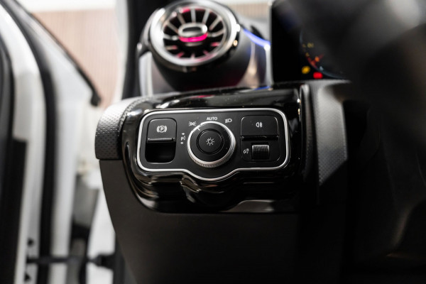 Mercedes-Benz A-Klasse 220 Limo PANO LED SFEERVERLICHTING