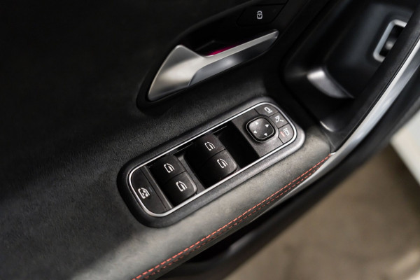 Mercedes-Benz A-Klasse 220 Limo PANO LED SFEERVERLICHTING