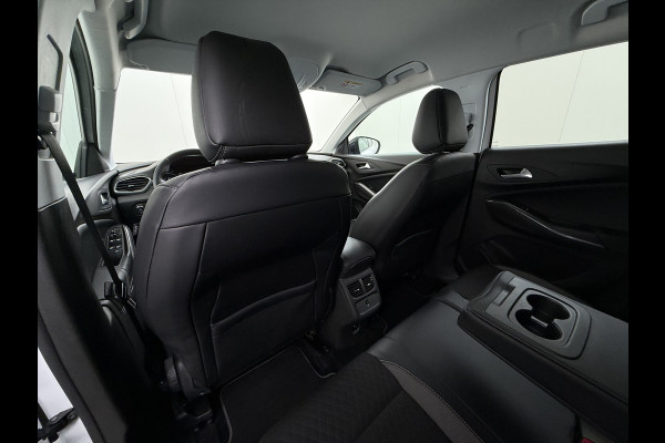 Opel Grandland X T 131PK AUT-8 Trekhaak Navi Camera Ecc Apple Carplay Android Auto Pdc Business Executive Elek.Achterklep Bi-Coulour AGR-Comfort Stoel Lane Assist Isofix Lmv Zwart Dak Keyless Origineel Nederlandse Auto