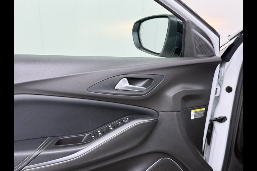 Opel Grandland X T 131PK AUT-8 Trekhaak Navi Camera Ecc Apple Carplay Android Auto Pdc Business Executive Elek.Achterklep Bi-Coulour AGR-Comfort Stoel Lane Assist Isofix Lmv Zwart Dak Keyless Origineel Nederlandse Auto