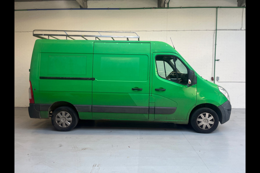 Renault Master T35 2.3 dCi `131PK euro6 L2H2 Airco, Cruise Control, Navigatie, Trekhaak, Imperiaal