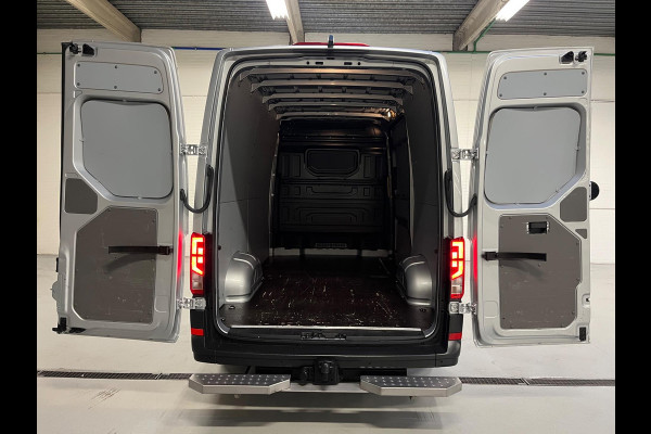 Volkswagen Crafter Automaat DSG 35 2.0 TDI 177pk euro6 L3H3 Highline, 2xMassage stoel, Airco, Navigatie, Trekhaak, RIJKLAARPRIJS!