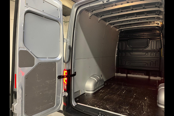 Volkswagen Crafter Automaat DSG 35 2.0 TDI 177pk euro6 L3H3 Highline, 2xMassage stoel, Airco, Navigatie, Trekhaak, RIJKLAARPRIJS!